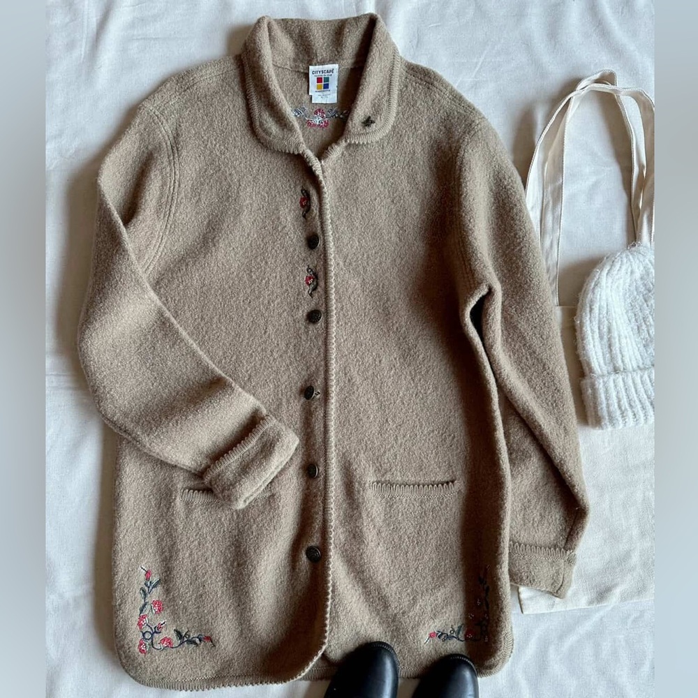 Cityscape 100% wool floral embroidered jacket